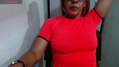 Snapshot of horny_and_daring chatting on 01-05-25, 04:27 horny and daring online show from 01-05-25, 04:27
