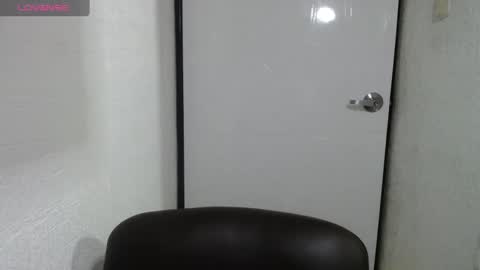 Snapshot of horny_and_daring chatting on 02-01-25, 12:37 horny and daring online show from 02-01-25, 12:37