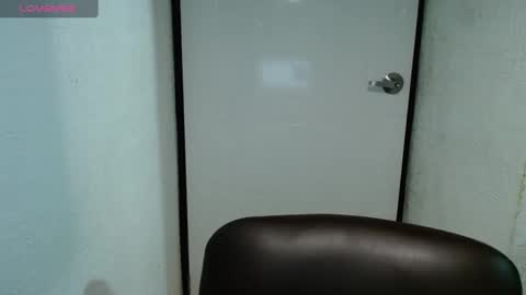 Snapshot of horny_and_daring chatting on 02-13-25, 02:31 horny and daring online show from 02-13-25, 02:31