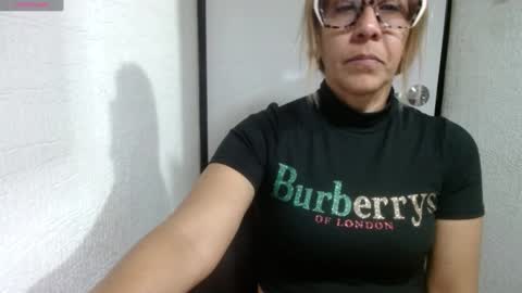 Snapshot of horny_and_daring chatting on 03-04-25, 01:23 horny and daring online show from 03-04-25, 01:23