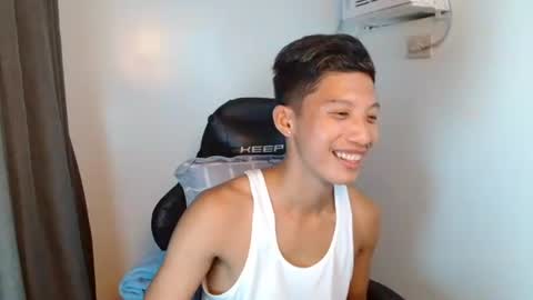 Snapshot of horny_asianmoreno chatting on 09-11-25, 09:31 ROGER online show from 09-11-25, 09:31