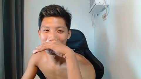 Snapshot of horny_asianmoreno chatting on 09-24-25, 04:21 ROGER online show from 09-24-25, 04:21