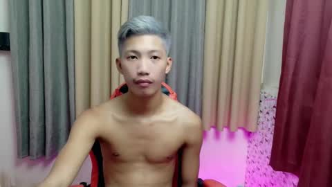 Snapshot of horny_asianmoreno chatting on 12-01-25, 12:21 ROGER online show from 12-01-25, 12:21