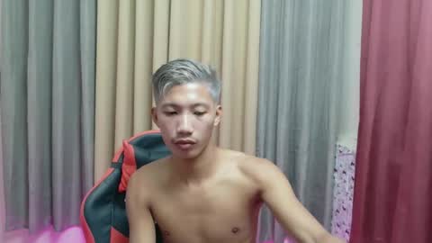 Snapshot of horny_asianmoreno chatting on 12-03-25, 01:31 ROGER online show from 12-03-25, 01:31