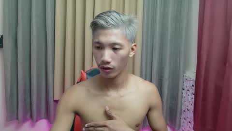 Snapshot of horny_asianmoreno chatting on 12-04-25, 02:37 ROGER online show from 12-04-25, 02:37