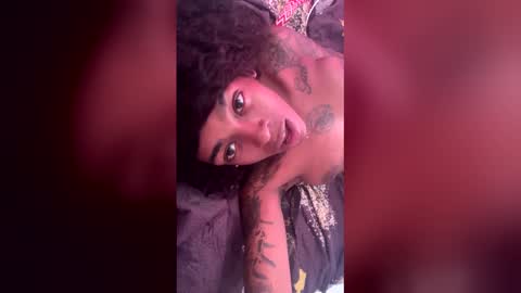 Snapshot of horny_couplesx chatting on 04-10-26, 02:55 welcome to paradise online show from 04-10-26, 02:55
