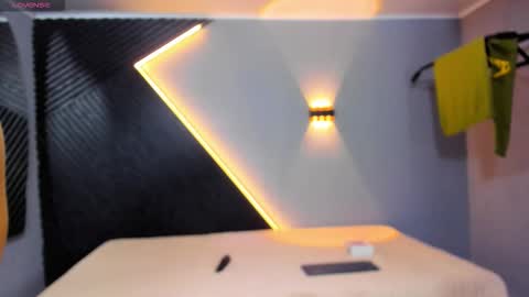 horny_nick18 online show from 03-18-26, 01:25