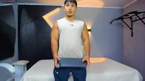 horny_nick18 online show from 04-21-26, 11:27