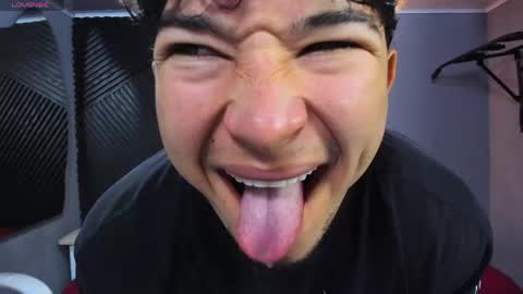 horny_nick18 online show from 05-07-26, 01:49