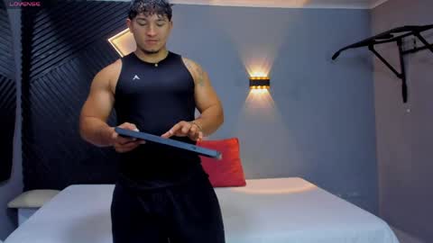 horny_nick18 online show from 05-11-26, 01:39