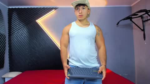 horny_nick18 online show from 06-05-26, 12:11