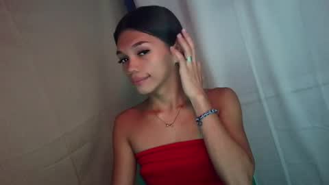 Snapshot of horny_rhiana chatting on 05-12-26, 09:12 Rhiana online show from 05-12-26, 09:12