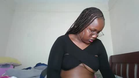 Lucy online show from 03-05-26, 12:12