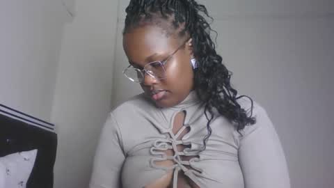 Snapshot of horny_sexxy_babe chatting on 04-26-26, 12:58 Lucy online show from 04-26-26, 12:58