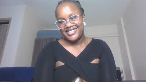 Snapshot of horny_sexxy_babe chatting on 05-20-26, 06:25 Lucy online show from 05-20-26, 06:25