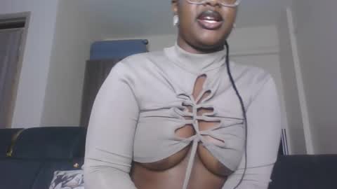 Snapshot of horny_sexxy_babe chatting on 05-21-26, 01:40 Lucy online show from 05-21-26, 01:40