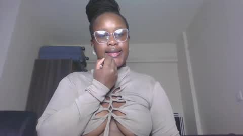 Snapshot of horny_sexxy_babe chatting on 06-25-26, 11:59 Lucy online show from 06-25-26, 11:59
