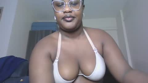 Snapshot of horny_sexxy_babe chatting on 08-01-26, 03:39 Lucy online show from 08-01-26, 03:39