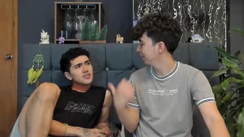 Snapshot of horny_twinks_guys chatting on 03-03-25, 09:48 Alex and Camilo online show from 03-03-25, 09:48