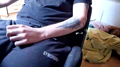 Snapshot of hornyandopenminded chatting on 10-30-25, 01:34 hornyandopenminded online show from 10-30-25, 01:34