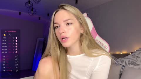 Snapshot of hornybunnyss chatting on 12-13-24, 05:00 Sonya online show from 12-13-24, 05:00