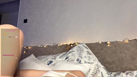 Snapshot of hornybunnyss chatting on 12-16-24, 09:31 Sonya online show from 12-16-24, 09:31