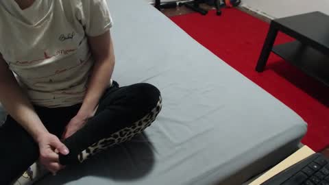 Snapshot of hornycouple21x chatting on 12-17-24, 09:49 HornyCouple89 online show from 12-17-24, 09:49