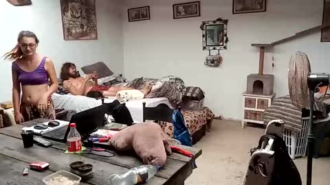 Nix  D online show from 12-20-25, 05:58