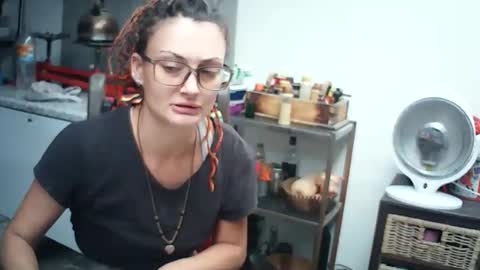 Snapshot of hornyhippies0080 chatting on 05-24-26, 06:51 Nix D online show from 05-24-26, 06:51