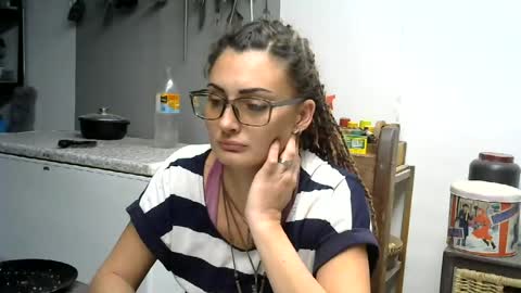 Snapshot of hornyhippies0080 chatting on 06-19-26, 10:41 Nix D online show from 06-19-26, 10:41