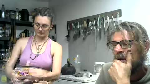 Snapshot of hornyhippies0080 chatting on 07-08-26, 12:42 Nix D online show from 07-08-26, 12:42