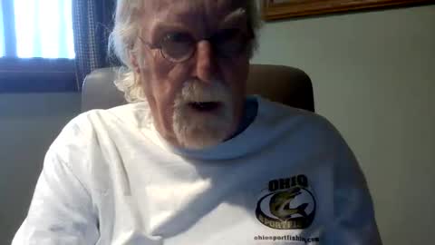 Snapshot of hornyinohio9 chatting on 04-18-26, 04:22 HornyInOhio9 online show from 04-18-26, 04:22