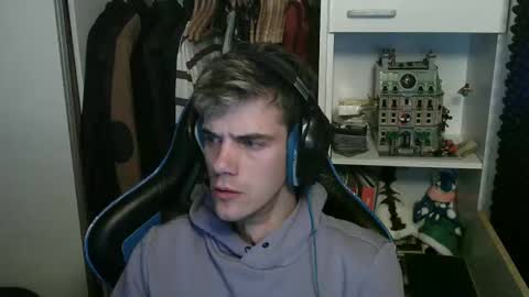 Joey online show from 11-13-25, 07:24