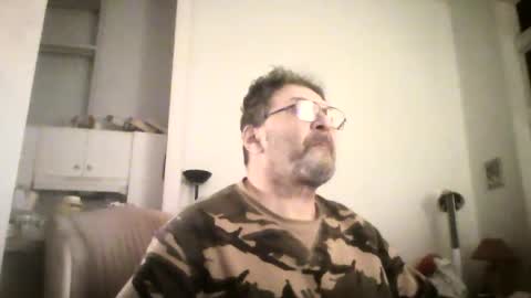 Snapshot of hornysiciliancock712446 chatting on 03-08-25, 10:00 Peter online show from 03-08-25, 10:00