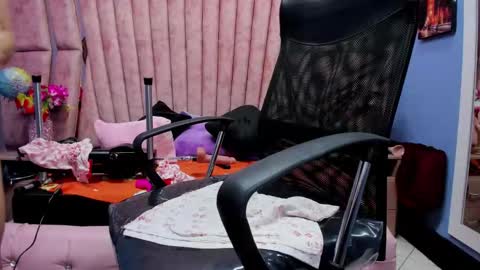 hornyskinny26 online show from 11-12-25, 05:41