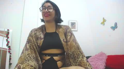 Snapshot of hornywife_ chatting on 05-04-26, 02:46 Agatha online show from 05-04-26, 02:46