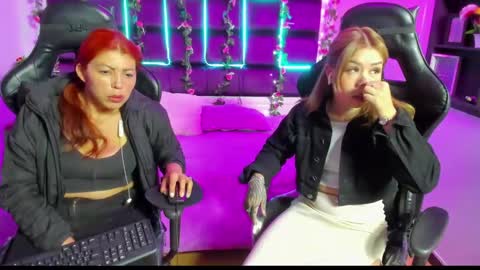 Snapshot of hornyy_mom chatting on 01-21-25, 11:35 hornyy mom online show from 01-21-25, 11:35
