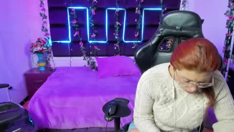Snapshot of hornyy_mom chatting on 02-07-25, 12:17 hornyy mom online show from 02-07-25, 12:17