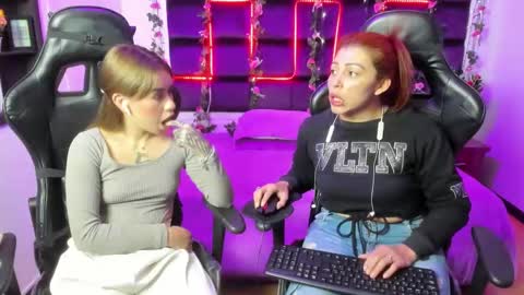Snapshot of hornyy_mom chatting on 02-21-25, 11:55 hornyy mom online show from 02-21-25, 11:55