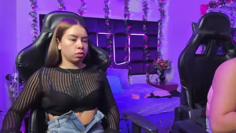 Snapshot of hornyy_mom chatting on 09-16-25, 12:50 hornyy mom online show from 09-16-25, 12:50