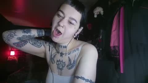 Snapshot of horror_circus chatting on 12-21-24, 02:52 Messalina Horror online show from 12-21-24, 02:52