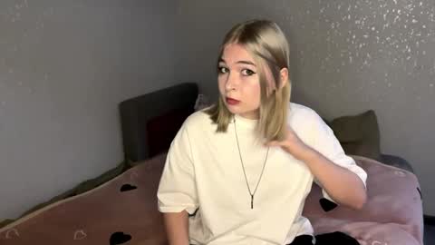 Lola online show from 03-08-26, 03:05