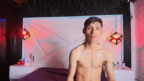 Snapshot of horus_at chatting on 01-05-25, 01:13 horus_at online show from 01-05-25, 01:13