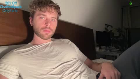 Edward aka Wolf online show from 12-18-25, 12:38