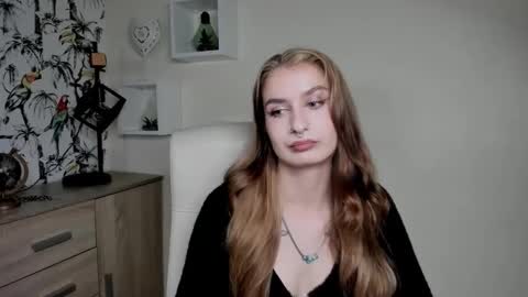 NINA online show from 10-08-25, 06:33