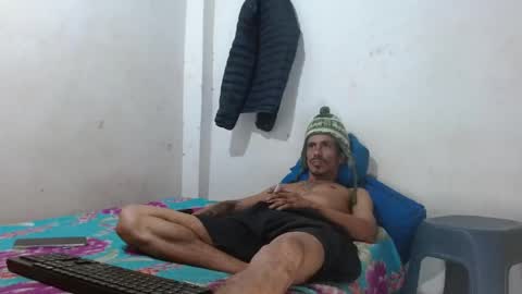 Private open online show from 04-25-26, 07:00