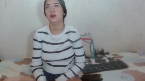 Snapshot of hot_and_complacent_latin chatting on 11-09-25, 01:42 hot_and_complacent_latin online show from 11-09-25, 01:42