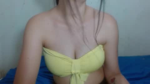 Snapshot of hot_and_complacent_latin chatting on 12-18-25, 08:15 hot_and_complacent_latin online show from 12-18-25, 08:15