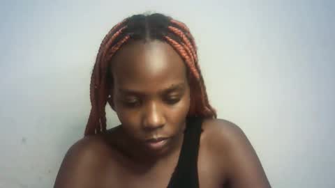 Snapshot of hot_berry2003 chatting on 01-17-25, 06:02 Millie online show from 01-17-25, 06:02