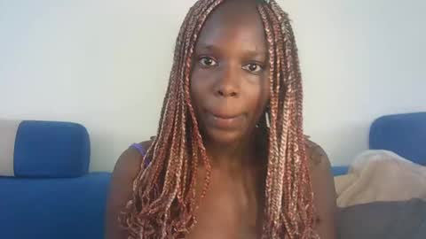 Snapshot of hot_berry2003 chatting on 02-21-25, 12:28 Millie online show from 02-21-25, 12:28